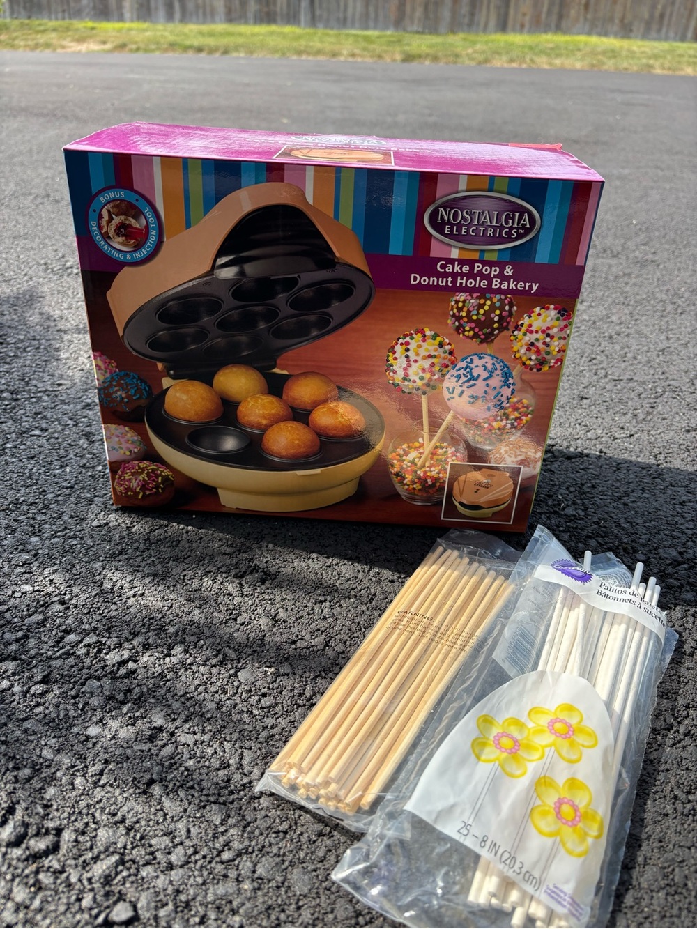 Cake Pop & Donut Hole Maker Kit